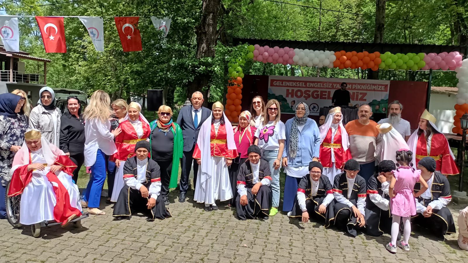 Erdoğan Bıyık Özel Gereksinimli Gençlerle Piknikte Bir Araya Geldi